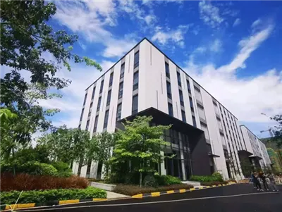 Nová továrna Sost je ve výstavbě